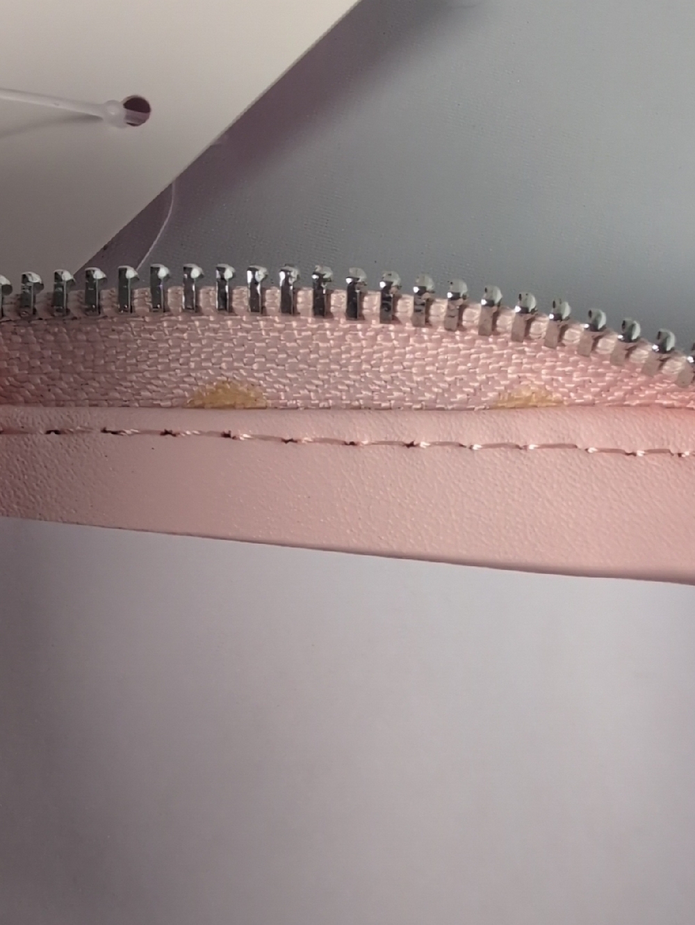 Betsey Johnson Blush Pink Puffed Hearts Wallet Wristlet - Picture 9 of 9